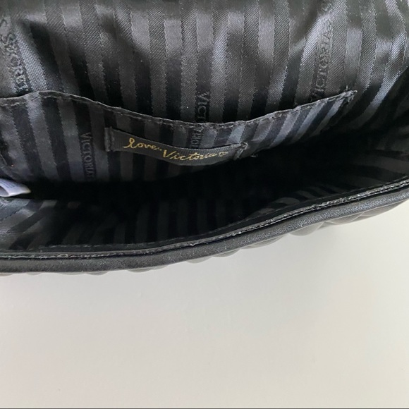 Victoria Secret Crossbody Chain Purse - Picture 9 of 10